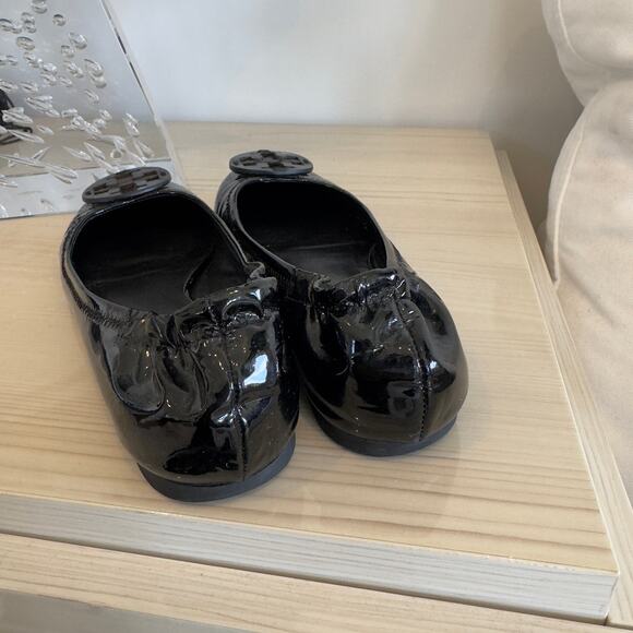 Tory Burch Reva Black Patent Leather Ballet Flats Logo Size 7 - Picture 5 of 6